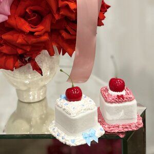 Fake Cake Bride/Groom Wedding Ring Boxes